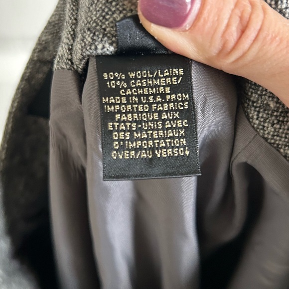 Dana Buchman Wool and Cashmere Grey Skirt - Size 8 (fits like a small) - Picture 7 of 7